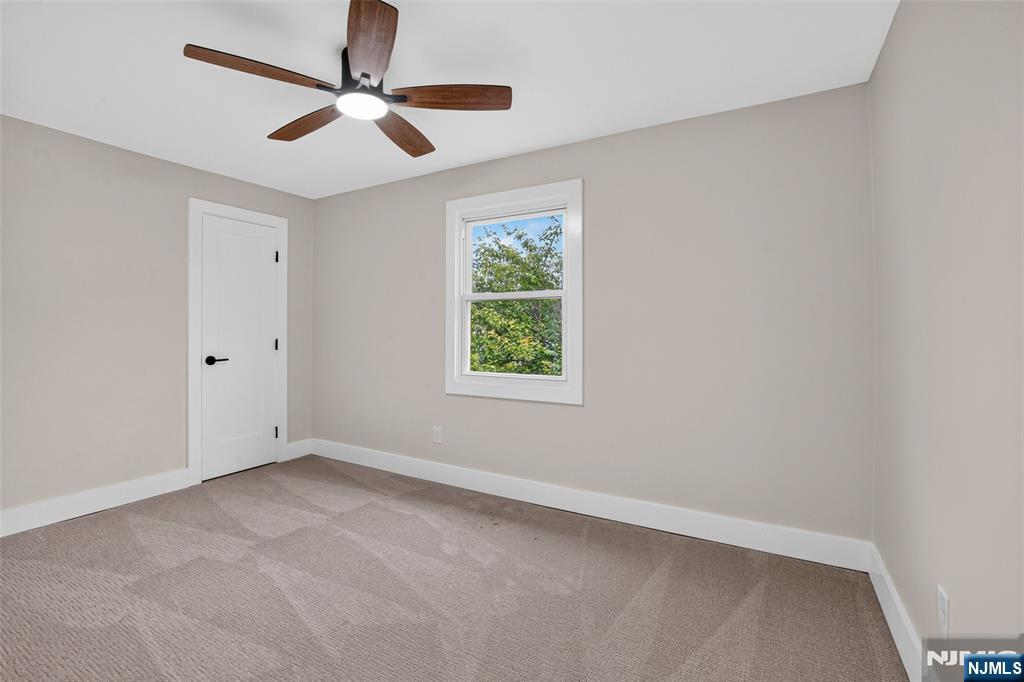 133 Phelps Property Photo 14
