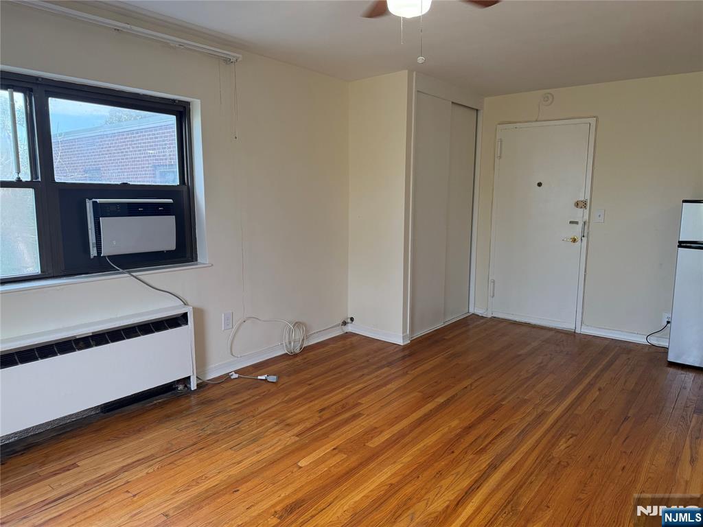 3040 Edwin 5j Property Photo 2