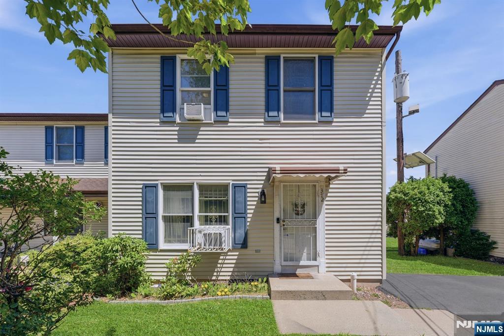 312 Littleton Avenue 804 Property Photo 1