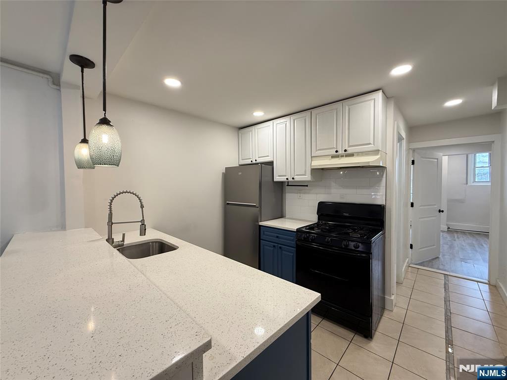 270 1/2 Summit Avenue Property Photo 5