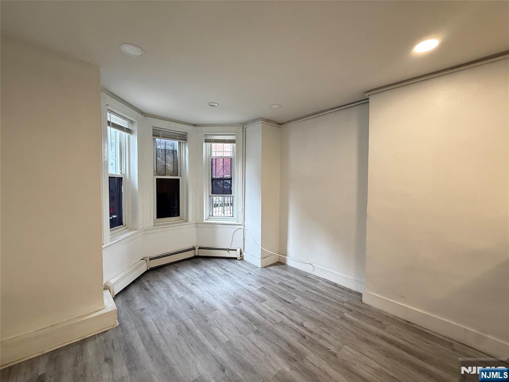 270 1/2 Summit Avenue Property Photo 11