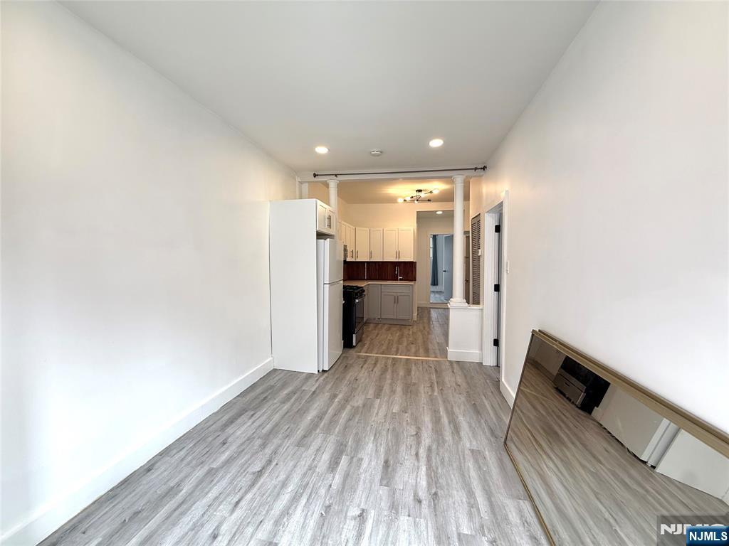 270 1/2 Summit Avenue Property Photo 18