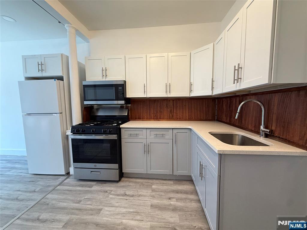 270 1/2 Summit Avenue Property Photo 21