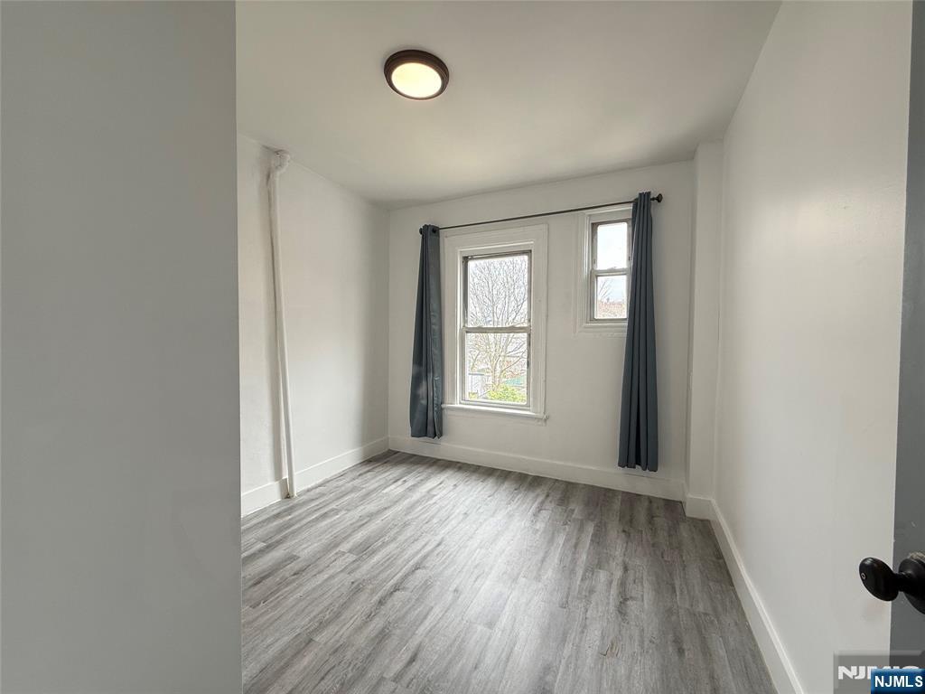 270 1/2 Summit Avenue Property Photo 28