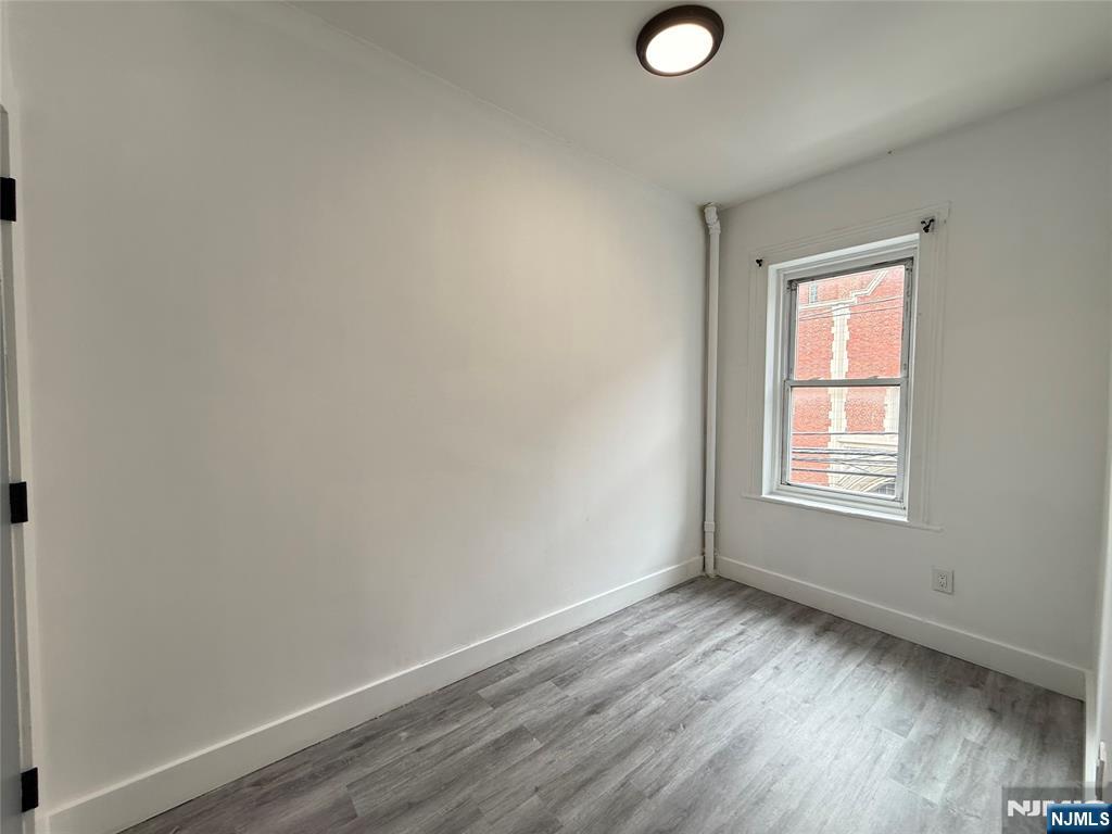 270 1/2 Summit Avenue Property Photo 29