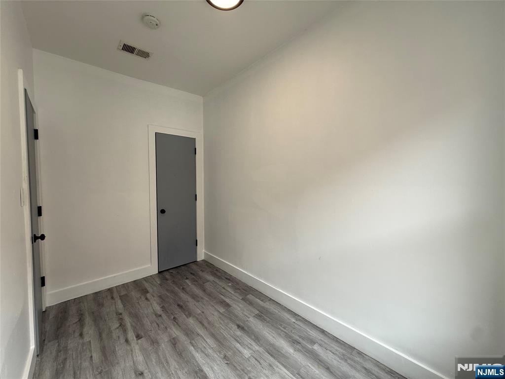 270 1/2 Summit Avenue Property Photo 30
