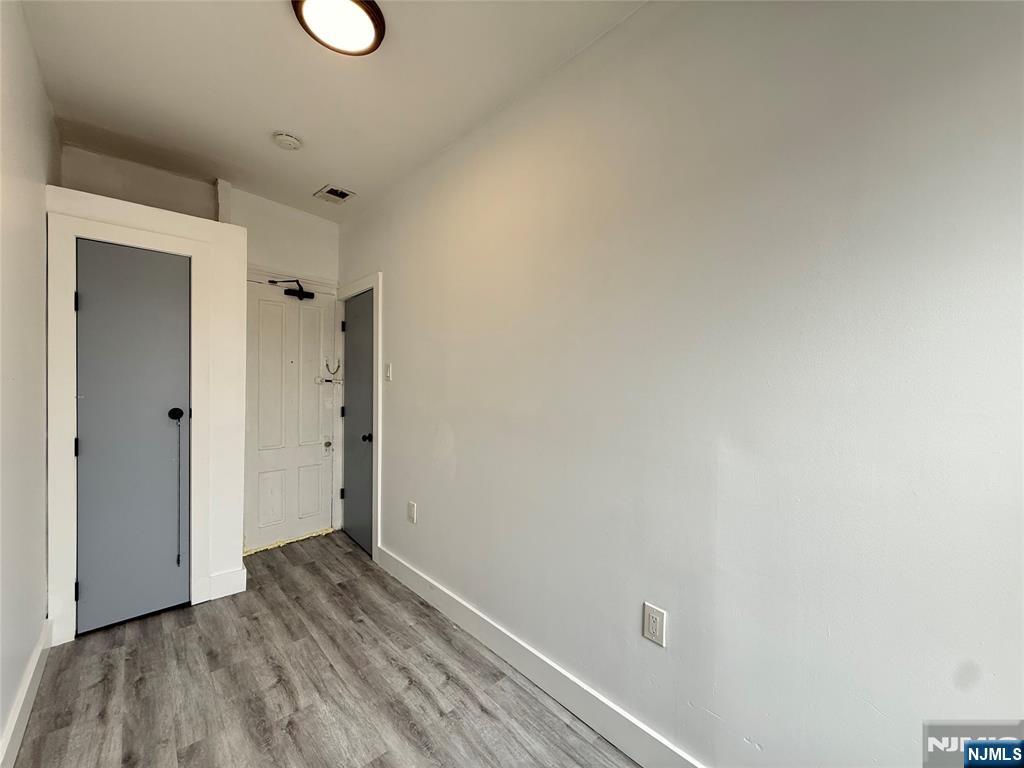 270 1/2 Summit Avenue Property Photo 34