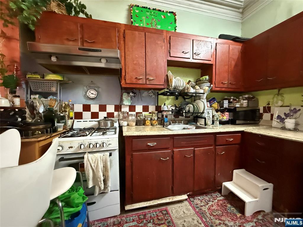 270 1/2 Summit Avenue Property Photo 40