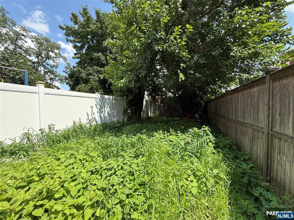 270 1/2 Summit Avenue Property Photo 45