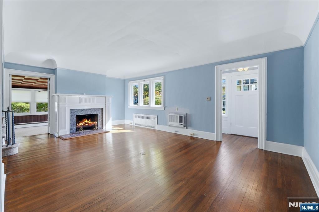 301 3rd Street Property Photo 4