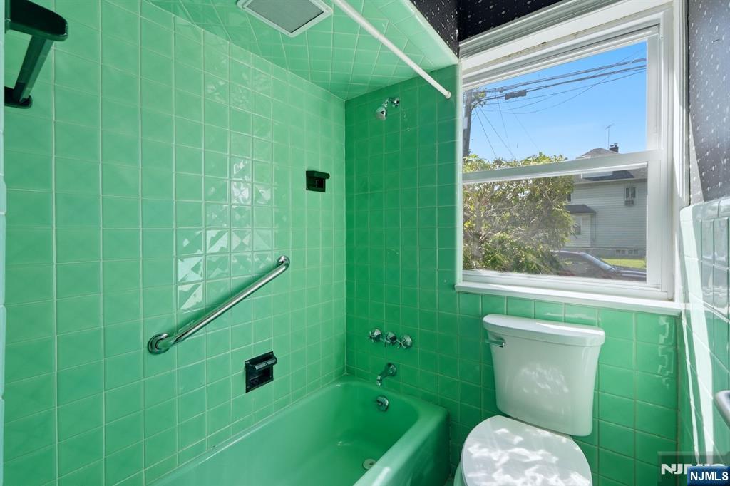 301 3rd Street Property Photo 16