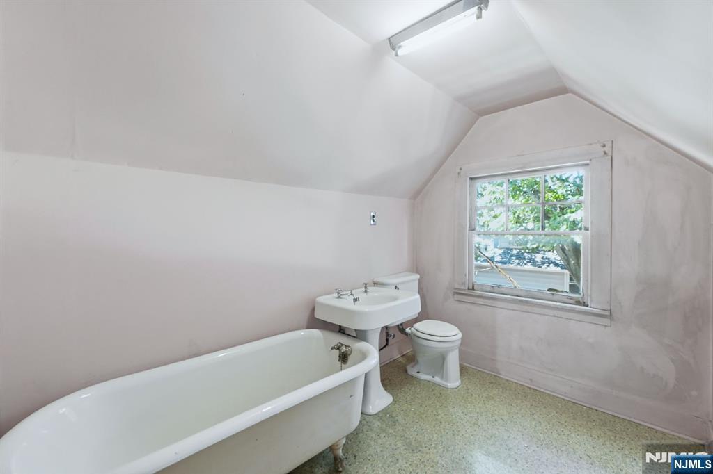 301 3rd Street Property Photo 37