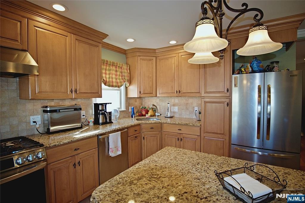 226 Irving Place Property Photo 15