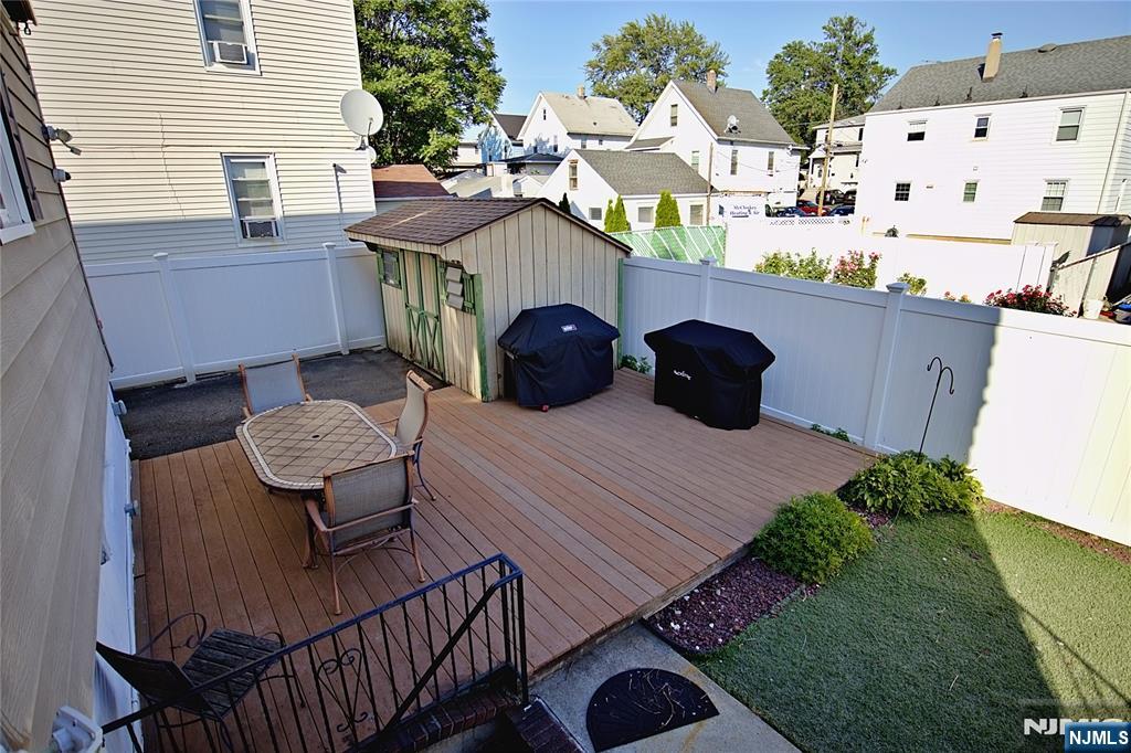 226 Irving Place Property Photo 27
