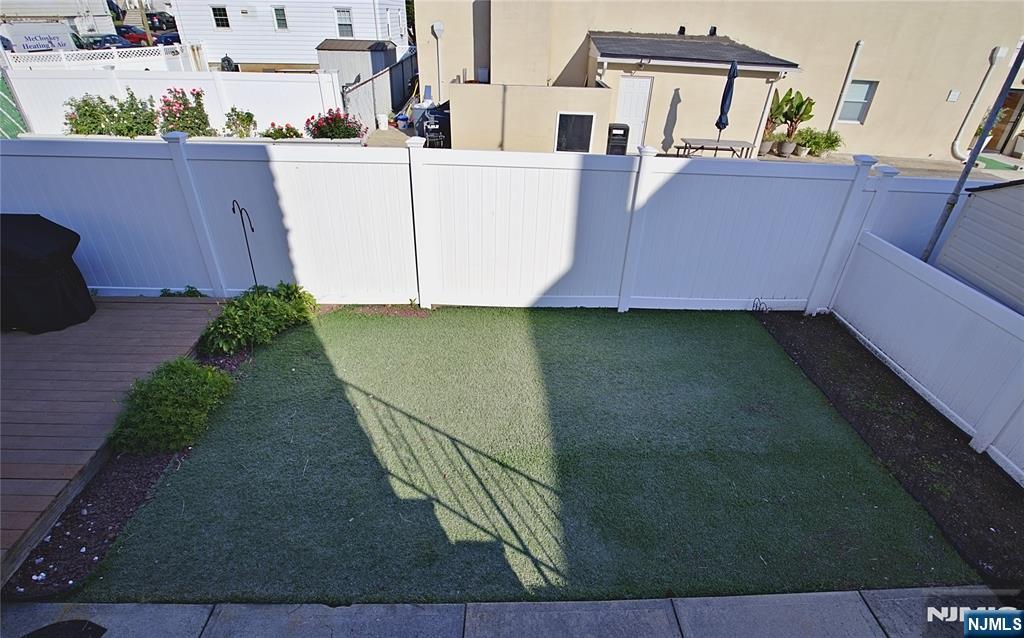 226 Irving Place Property Photo 29