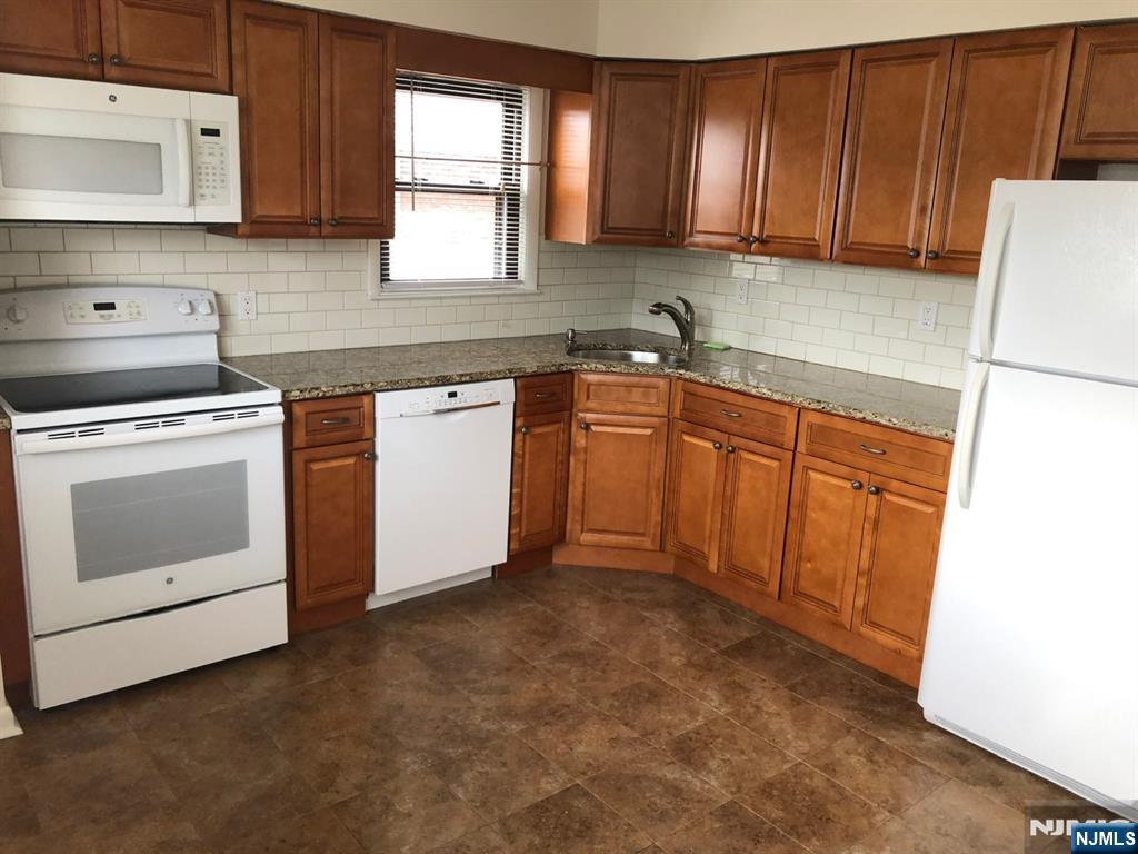 226 Irving Place Property Photo 32