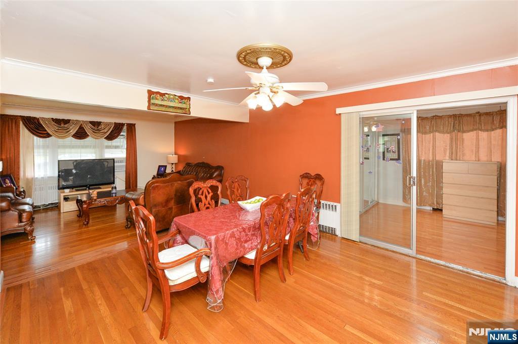 1556 Wyndmoor Avenue Property Photo 4