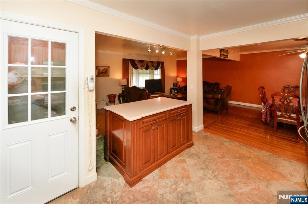 1556 Wyndmoor Avenue Property Photo 7
