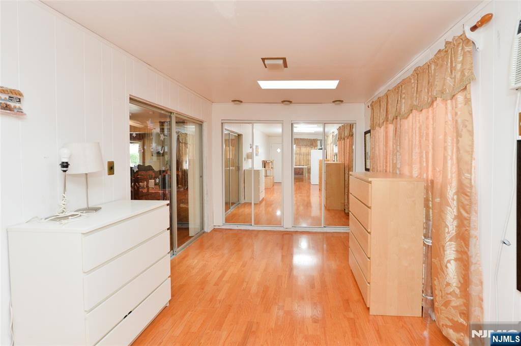 1556 Wyndmoor Avenue Property Photo 9