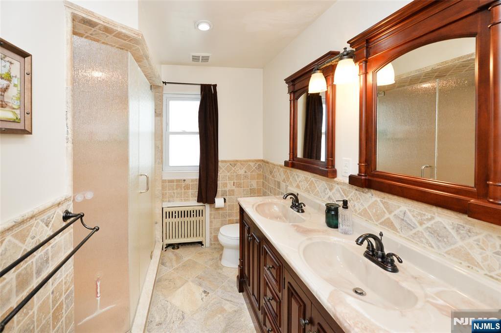 1556 Wyndmoor Avenue Property Photo 10