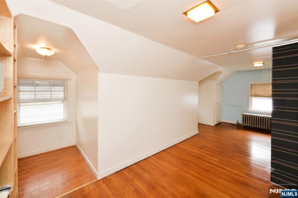 1556 Wyndmoor Avenue Property Photo 14
