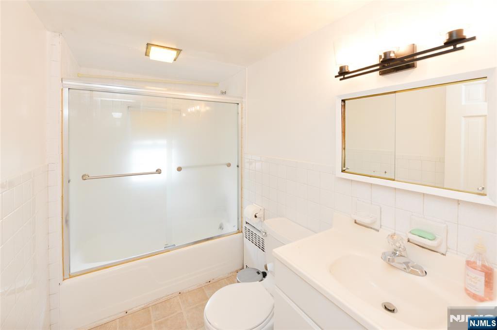 1556 Wyndmoor Avenue Property Photo 16