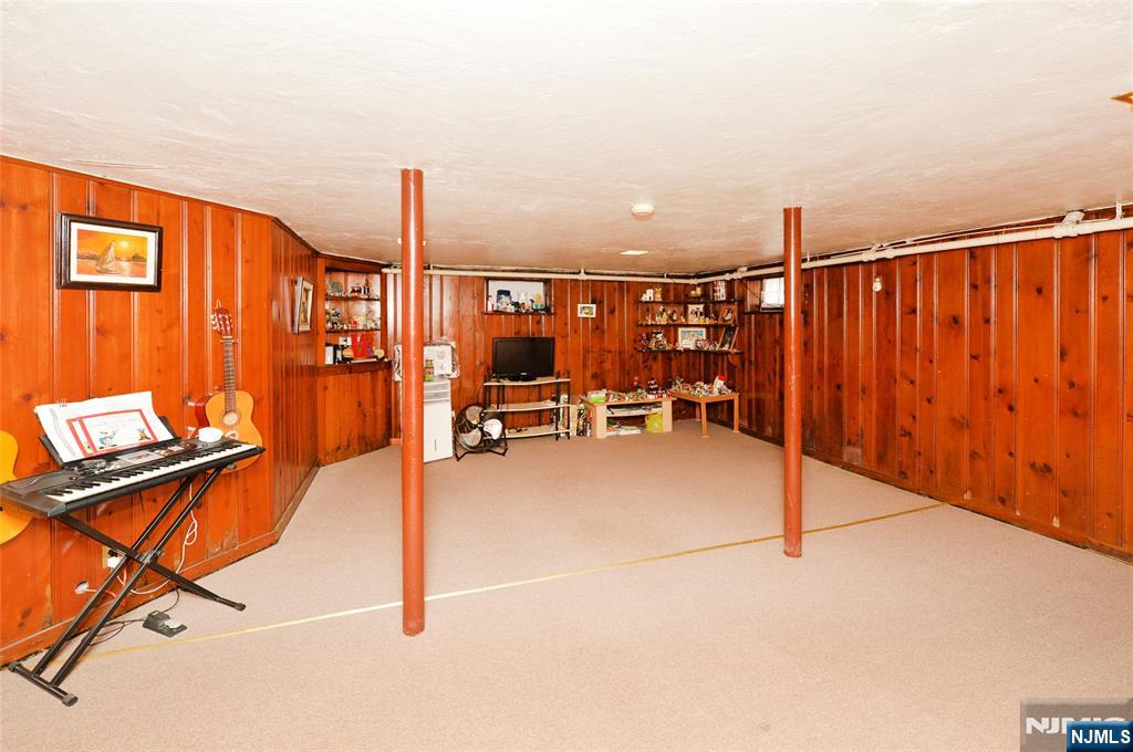 1556 Wyndmoor Avenue Property Photo 19