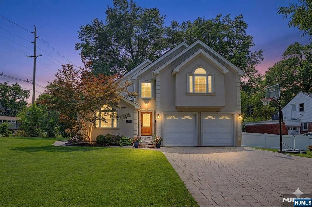 11 Hanover Place Property Photo 1