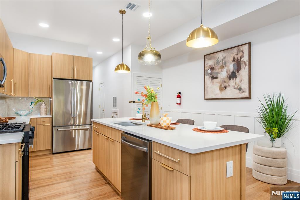 26029677 Property Photo 4