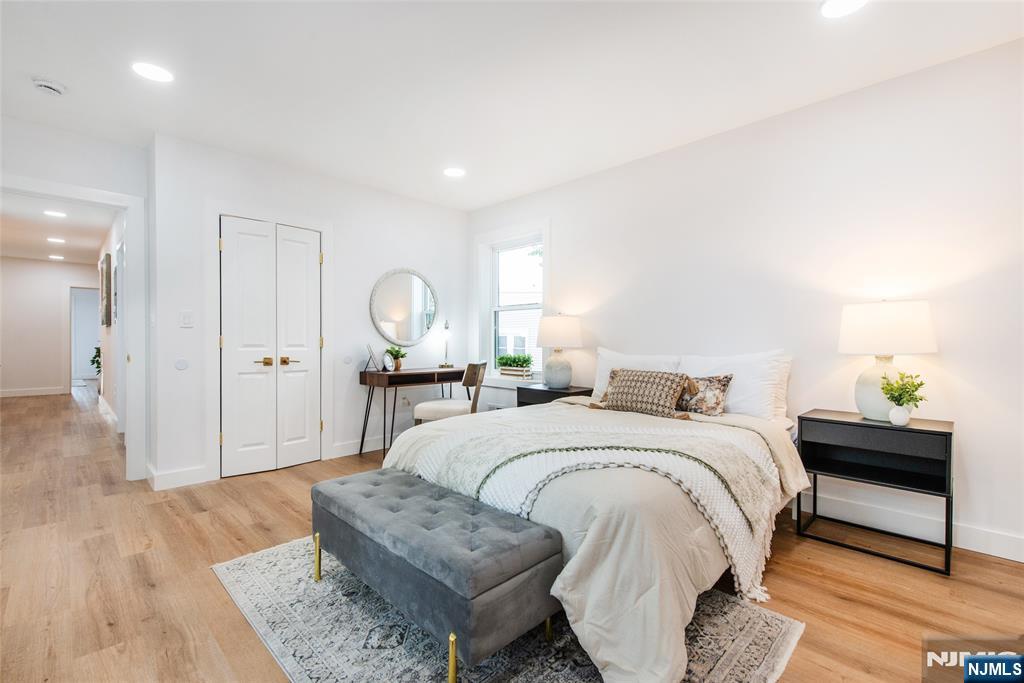 26029677 Property Photo 10