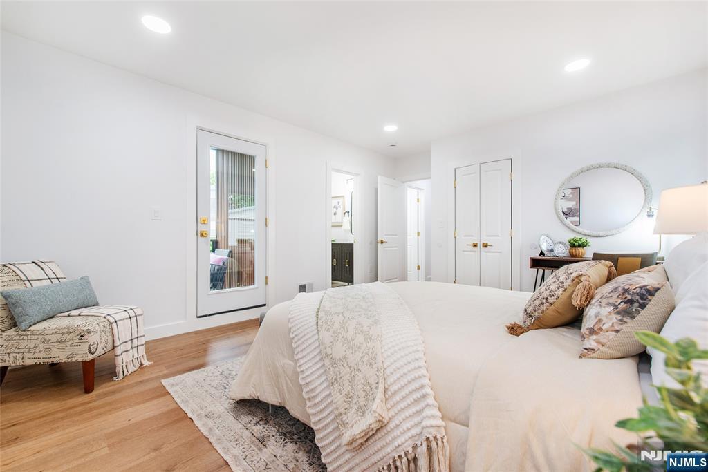 26029677 Property Photo 11