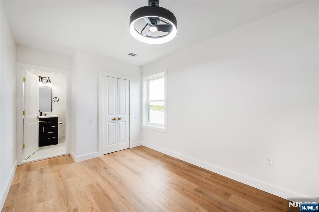 26029677 Property Photo 20