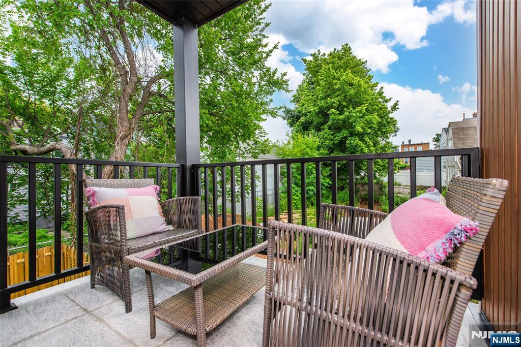 26029677 Property Photo 21