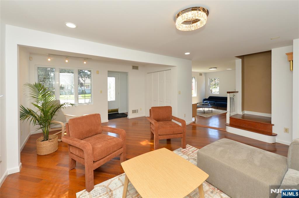 17-23 Berdan Avenue Property Photo 4