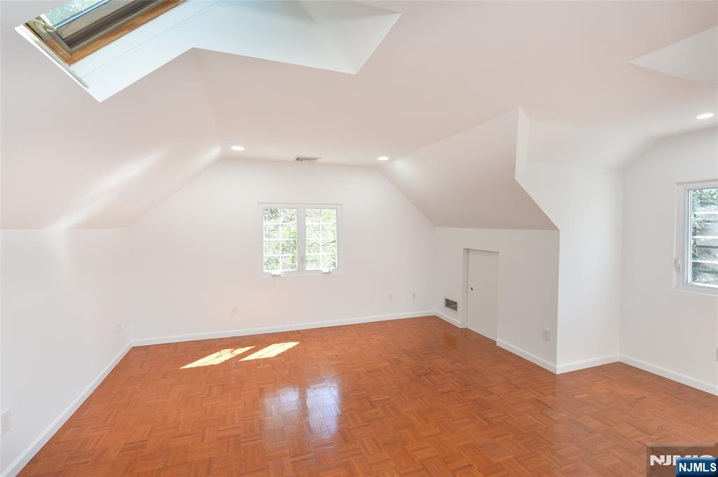 17-23 Berdan Avenue Property Photo 11