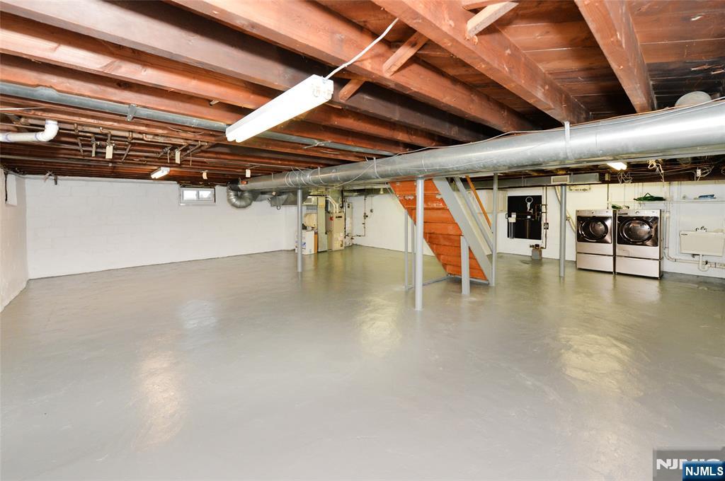 17-23 Berdan Avenue Property Photo 17