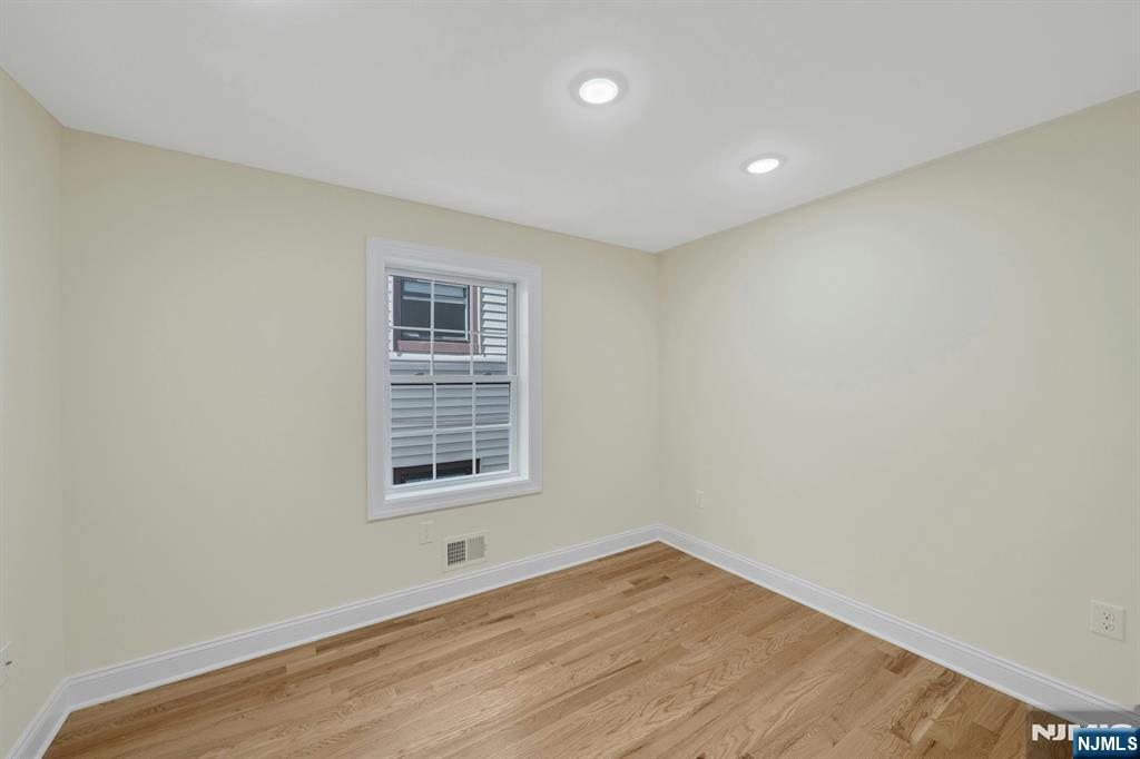 58 Vermont Avenue Property Photo 8