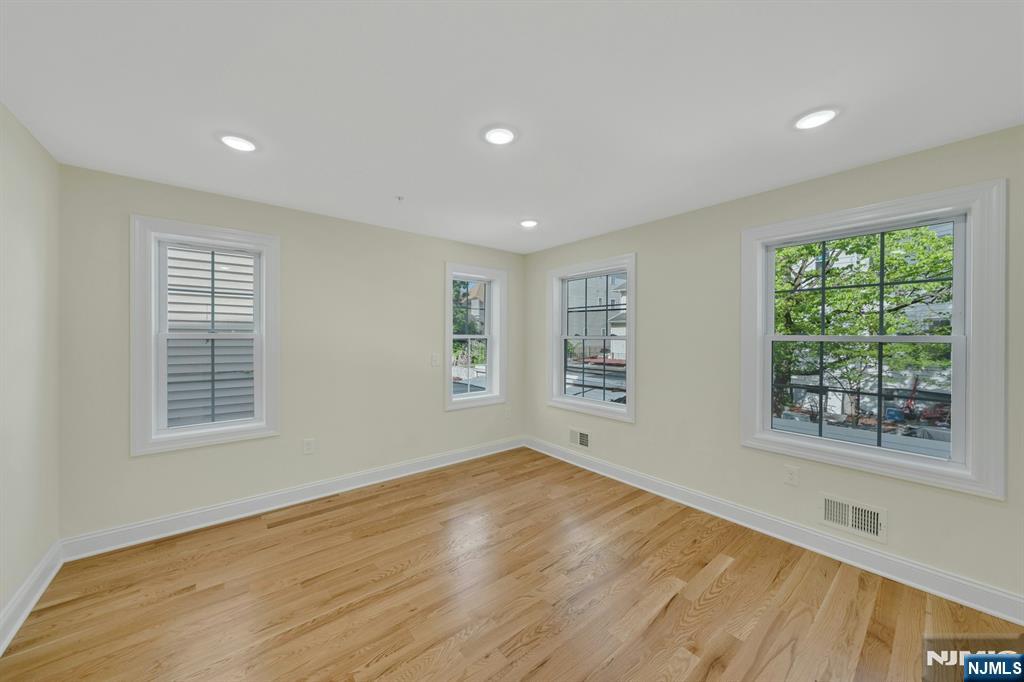 58 Vermont Avenue Property Photo 11