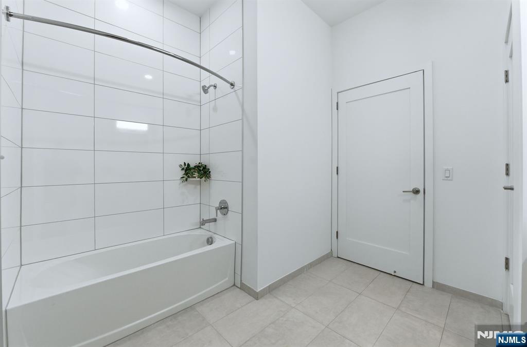 37 Orange Road 401 Property Photo 10
