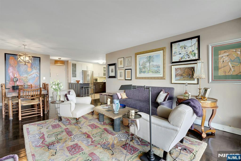 2000 Linwood Avenue 22c/d Property Photo 11
