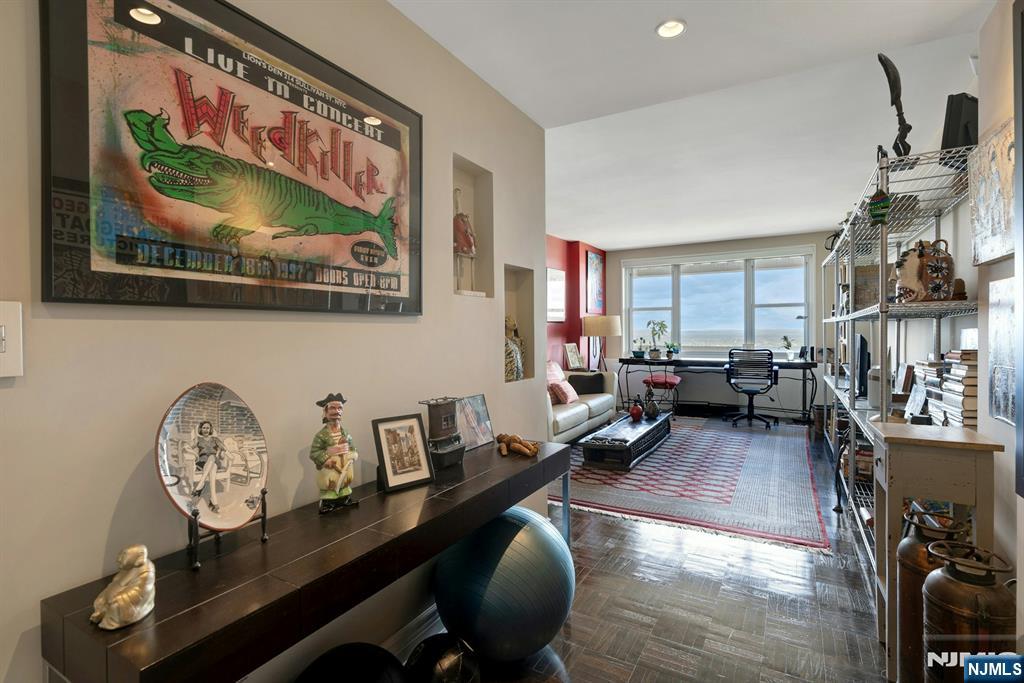 2000 Linwood Avenue 22c/d Property Photo 15