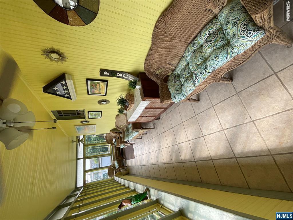 292 Orient Way Property Photo 17