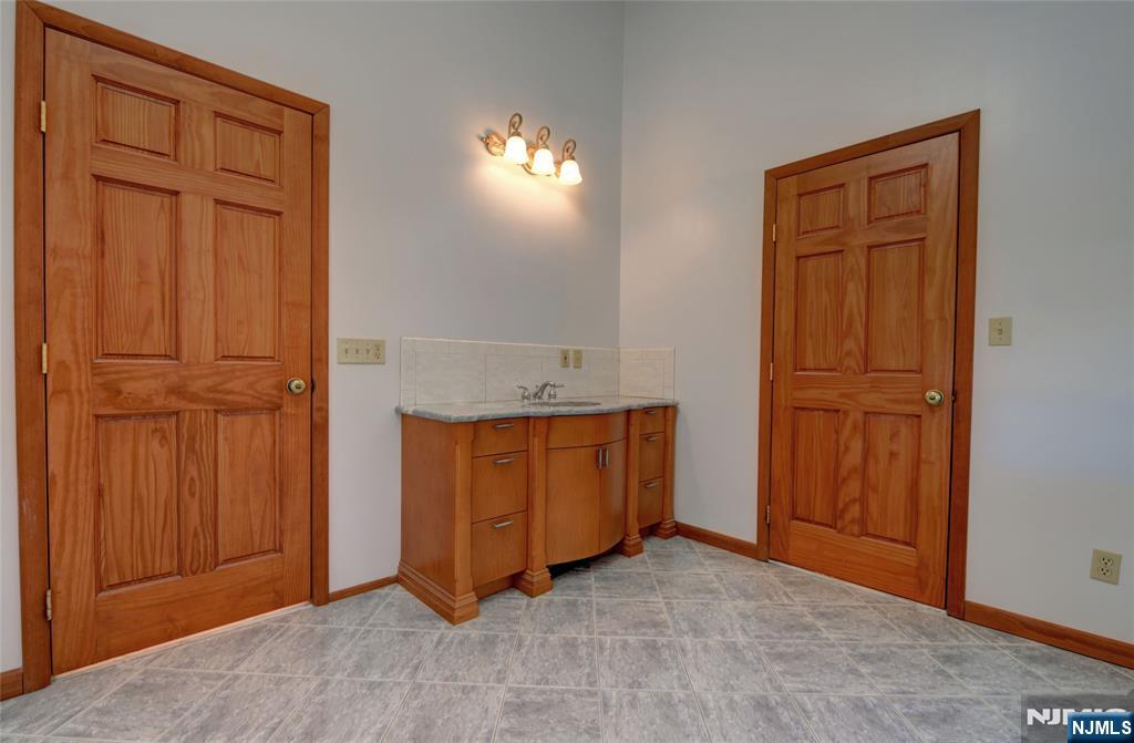 34 Knoll Road Property Photo 29