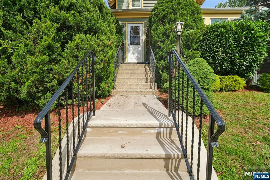 29 Brookfield Road 1st Fl Property Photo 2