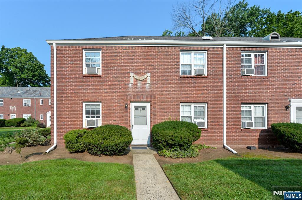 63 W Hudson Avenue C Property Photo 1