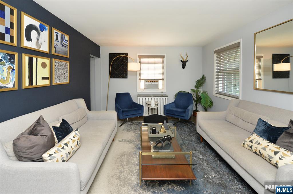 63 W Hudson Avenue C Property Photo 4