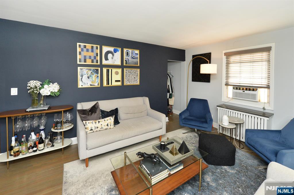 63 W Hudson Avenue C Property Photo 5