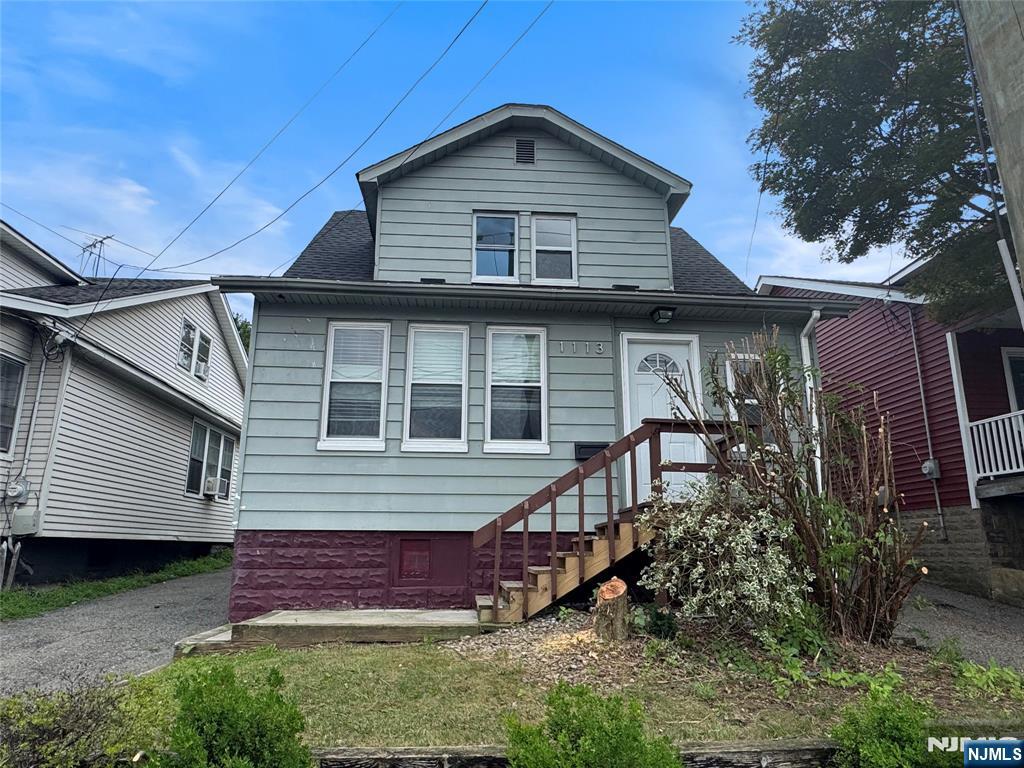 1113 Woolley Avenue Property Photo 2
