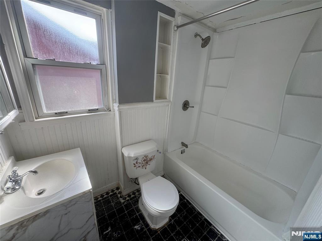 1113 Woolley Avenue Property Photo 5