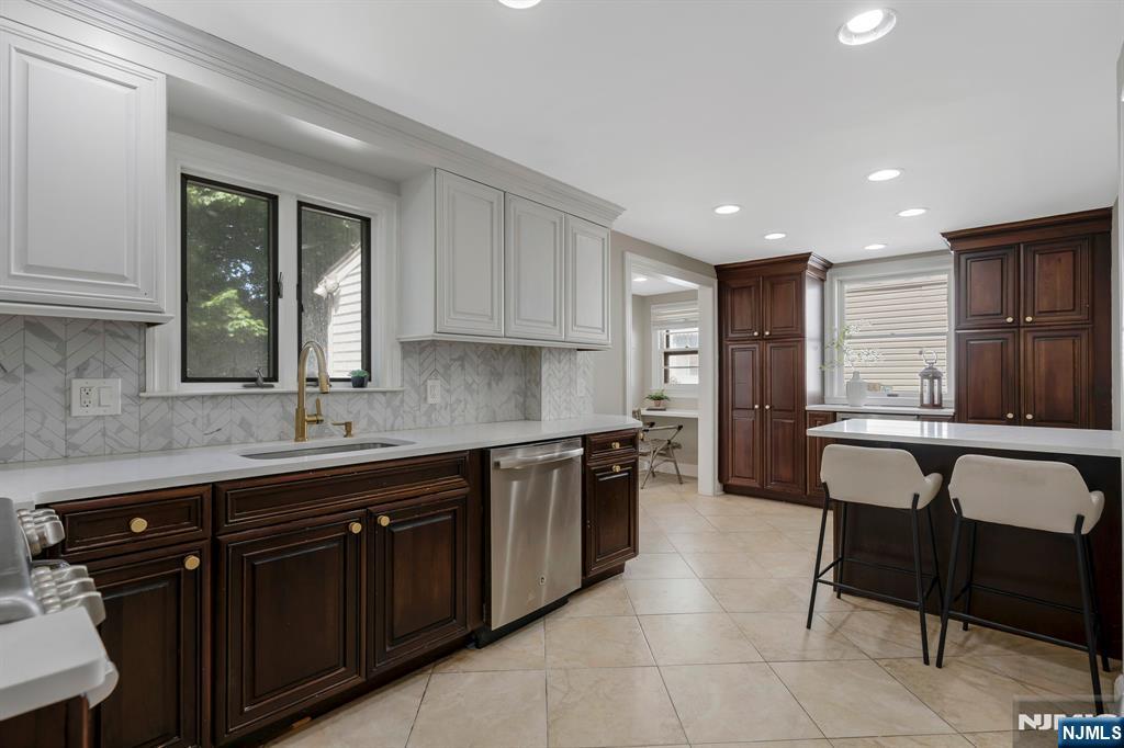 20 W Saddle River Road Property Photo 5